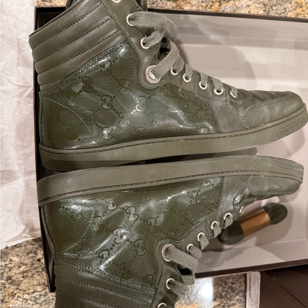 Authentic Gucci Men's Olive Lace-Up Shoes Size 8.0 - Picture 4 of 16